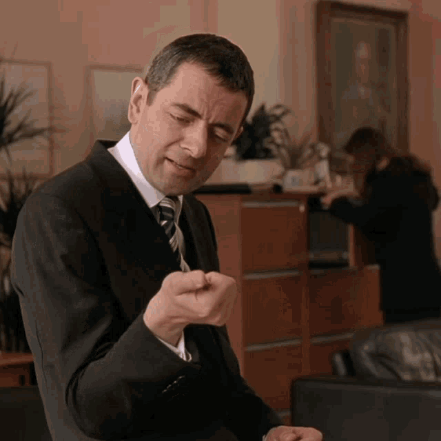 johnny-english-rowan-atkinson.gif